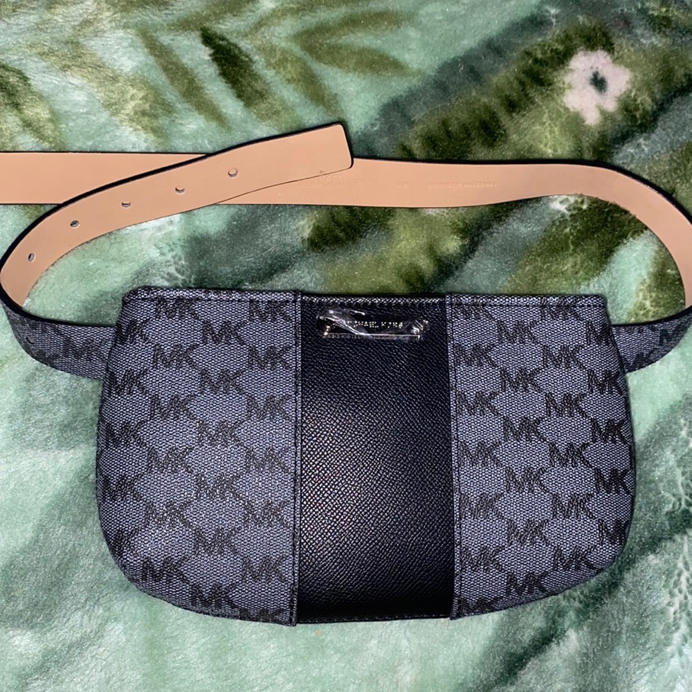 New Michael kors Fanny pack